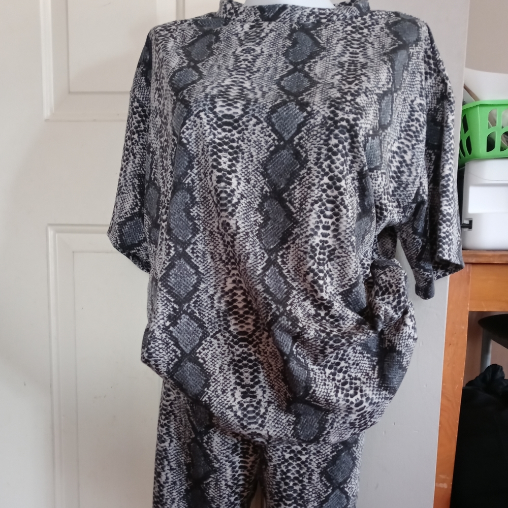 FN Snake Print Set - Picture 3 of 10